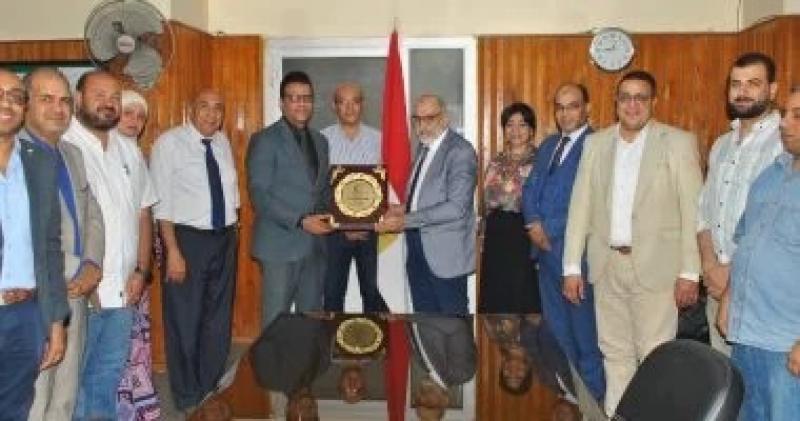 وكيل صحة سوهاج يستقبل وفد نقابة العلاج الطبيعى لبحث التعاون المشترك