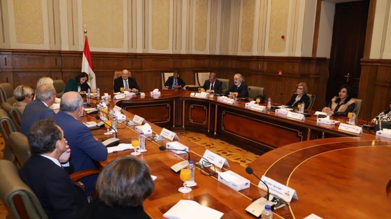 رئيس مجلس الشيوخ يستقبل وفد ”الشيوخ الفرنسي” بحضور سفير فرنسا بالقاهرة