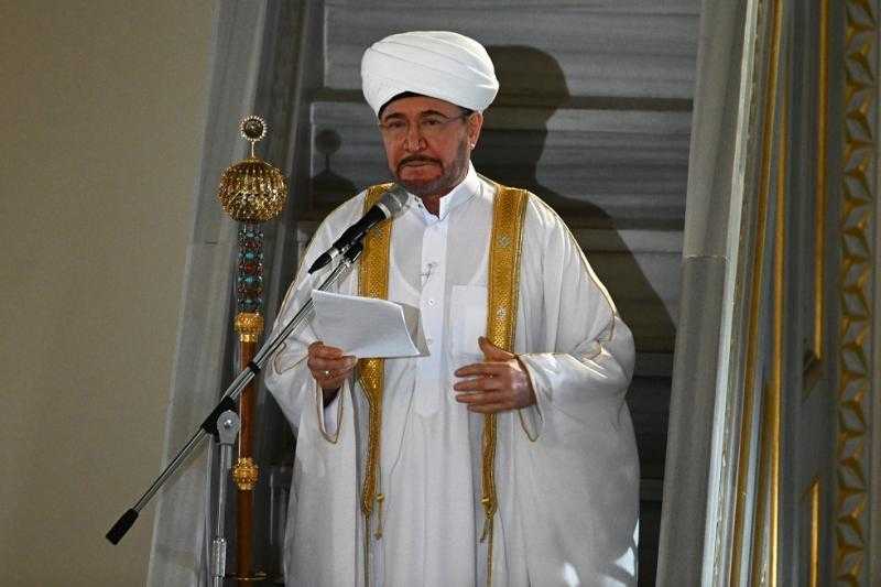 وزير الأوقاف يهنئ مفتي روسيا بإعادة انتخابه رئيسًا للإدارة الدينية لـ5 سنوات
