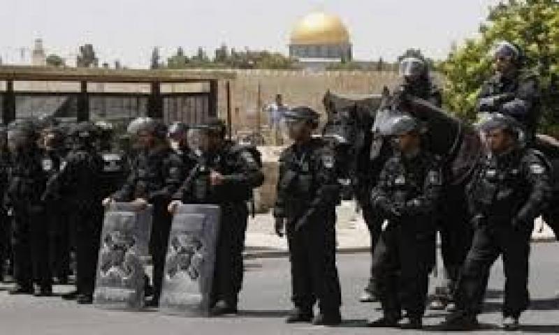 الاحتلال الإسرائيلى يشدد إجراءاته العسكرية بمحيط القدس المحتلة