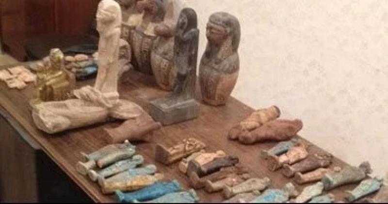 «آثار للبيع» داخل مقهى بقصر النيل.. تفاصيل النصب على مجموعة أشخاص بحيلة بيع قطع أثرية