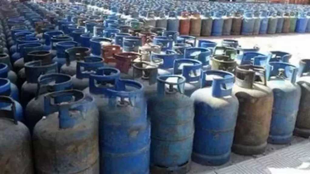 ضبط صاحب مستودع غاز تصرف في 30 أسطوانة لبيعها في السوق السوداء بكفرالشيخ