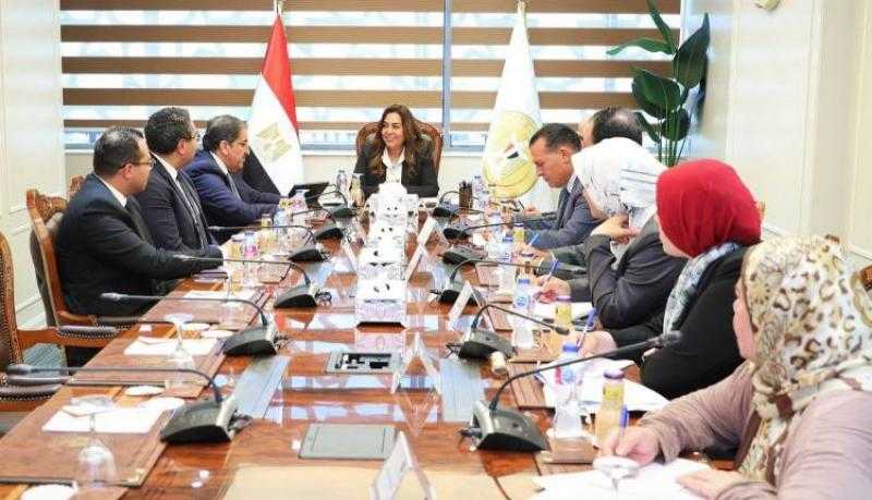 وزيرة التنمية المحلية تبحث ملفات التعاون المشترك مع رئيس شركة إي فاينانس