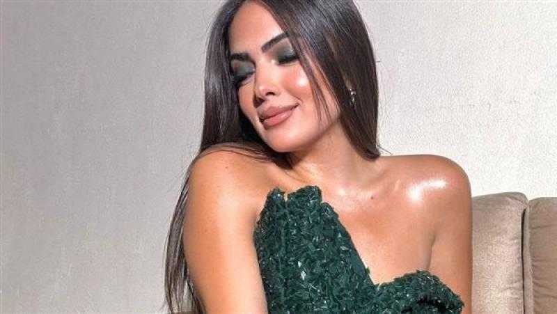 وئام مجدي بفستان فصير يثير الجدل