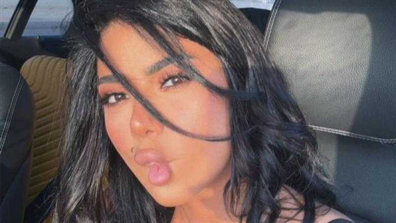 كارولين عزمي تبهر متابعيها بهذه الإطلالة