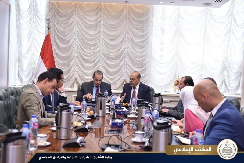 المستشار محمود فوزي يلتقي وزير العمل ويؤكد: لدينا تكليفات واضحة بصياغة قانون محفز للاستثمار