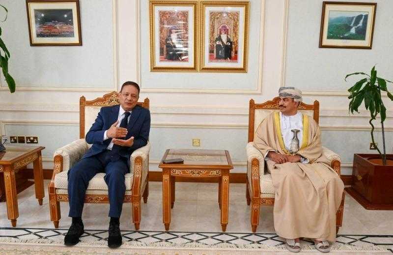 وزير الإعلام العماني يستقبل رئيس المجلس الأعلى لتنظيم الإعلام.. صور