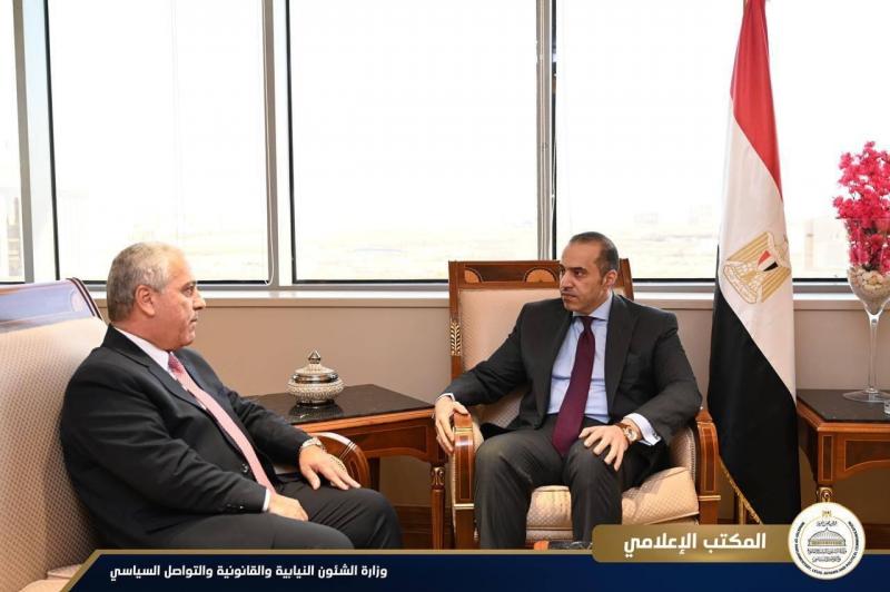 المستشار محمود فوزي يستقبل رئيس الهيئة الوطنية للصحافة