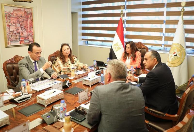 وزيرة التنمية المحلية تتابع مع المدير الاقليمي لـ”الهابيتات” التحضيرات الجارية لاستضافة مصر للمنتدى الحضري العالمي