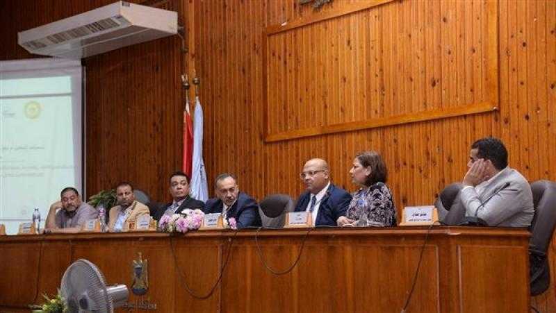 محافظ أسيوط يشهد ختام برنامج تدريبي للعمالة غير المنتظمة بمنظومة النظافة