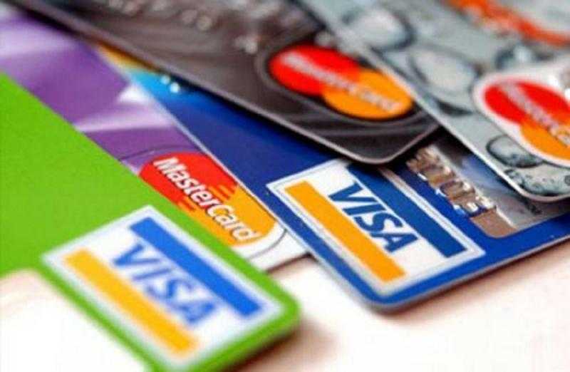 تجديد حبس متهمة بسرقة كروت الفيزا من كبار السن بالأزبكية