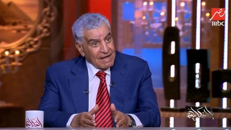 زاهي حواس يطالب بزيادة التوقيع على وثيقة استرداد رأس نفرتيتي