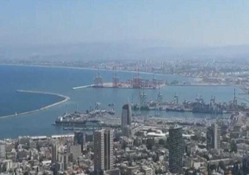 إطلاق عشرات الصواريخ من جنوب لبنان تجاه عكا وحيفا