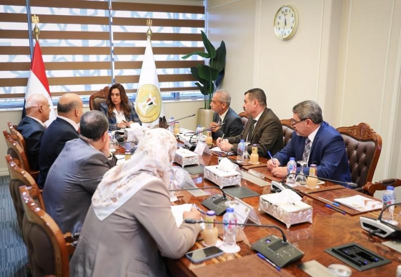 د منال عوض تتابع الموقف التنفيذي لتطوير مركز التنمية المحلية للتدريب بسقارة