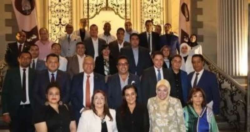 خط أحمر