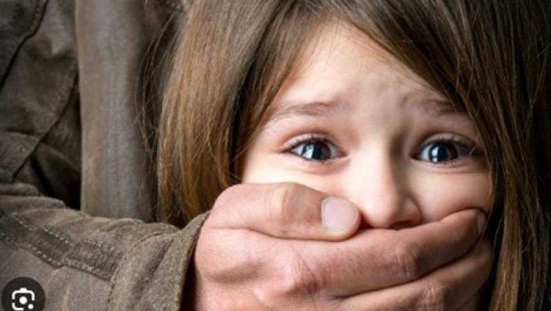 نفسيًا.. كيف تساعد طفلك على تجاوز حادثة التحرش؟