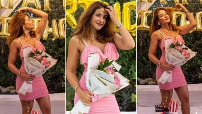 بدي قصير.. هايدي كرم في إطلالة عصرية أنيقة على إنستجرام
