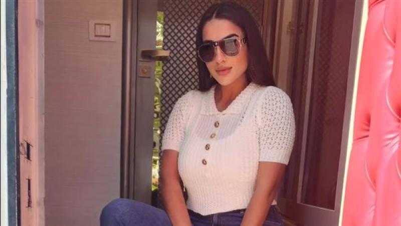 بخصر منحوت .. جوري بكر تخطف الأنظار بجمالها عبر انستجرام | شاهد