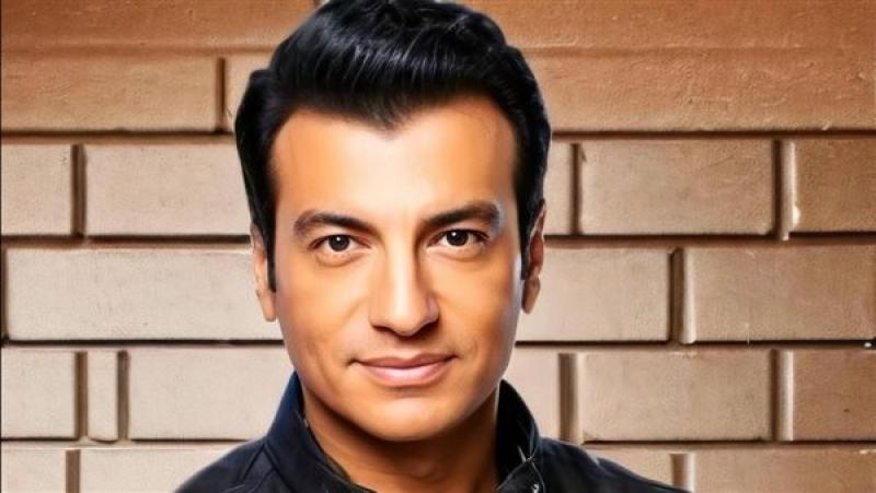 إيهاب توفيق يروج لحفله بـ الزمالك
