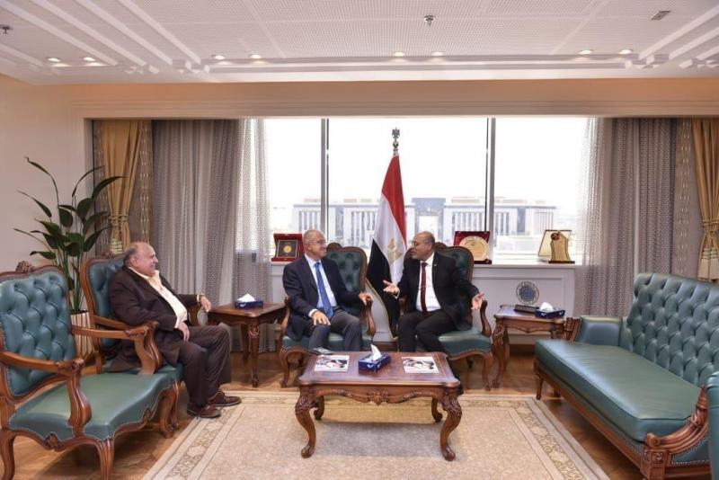 وزير العمل يلتقي رئيس اتحاد الصناعات لمناقشة الملفات المُشتركة