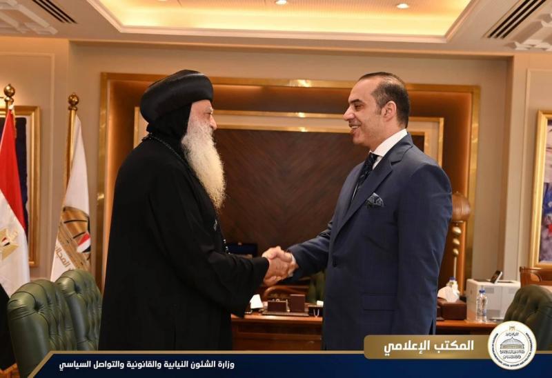 وزير الشئون النيابية والقانونية والتواصل السياسي يستقبل الأنبا بولا مطران طنطا