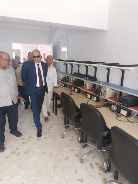 وزير العمل في زيارة مفاجئة إلى مديرية عمل الإسماعيلية.. ويوجه بالإستفادة من إمكانيات مركز التدريب لتأهيل الشباب للعمل بشركات المحافظة