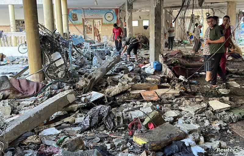 مقتل 9 فلسطينيين وإصابة 20 جراء قصف إسرائيلي على مدرسة ومعهد أيتام في غزة