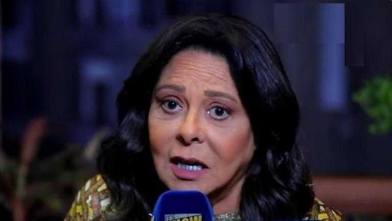 إسعاد يونس عن اعتزالها: أتمنى أكون بصحتي.. وهقرأ كتب اشتريتها آخر 10 سنين