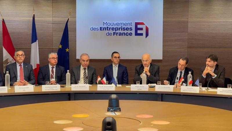 رئيس اقتصادية قناة السويس يختتم جولته لفرنسا بلقاء اتحاد أصحاب الأعمال الفرنسي