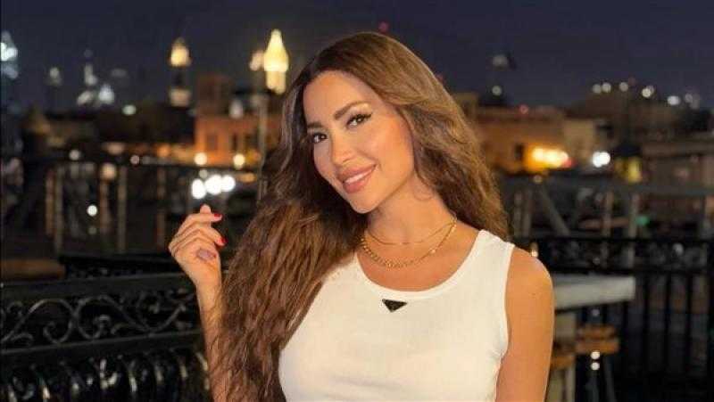 الأحمر النبيتي .. نسرين طافش في أحدث إطلالة بالسوشيال ميديا