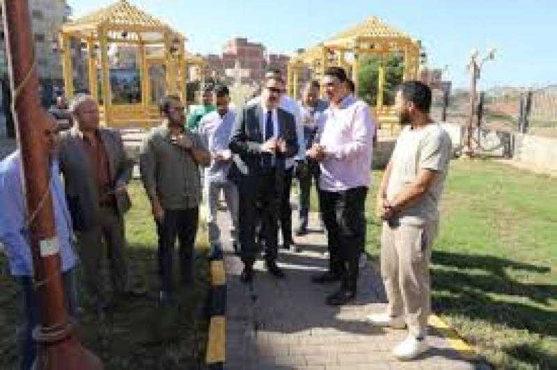 محافظ الشرقية يتفقد منفذ مؤسسة حياة كريمة لبيع اللحوم الطازجة