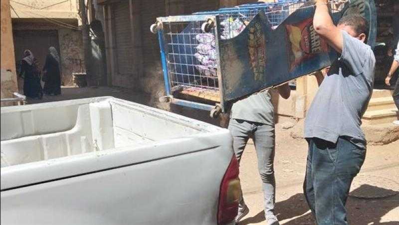 أسيوط.. إزالة إشغالات وتعديات الباعة الجائلين على حرم الطرق بمدينة أبوتيج