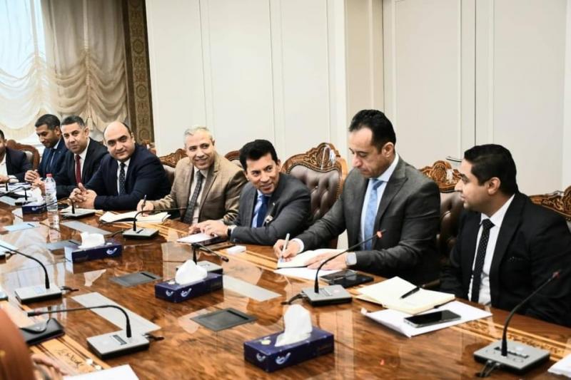 خلال اجتماعهم بحضور وزير الشباب والرياضة.. اتحاد الكيانات الشبابية يشيد بدعم القيادة السياسية فى تمكين الشباب