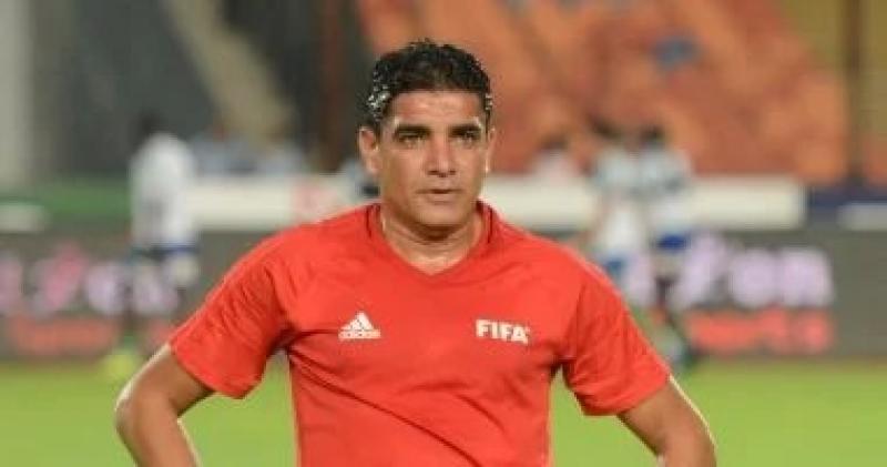 ‎إبراهيم نور الدين مراقبا لقمة الكرة النسائية بين الزمالك والأهلي
