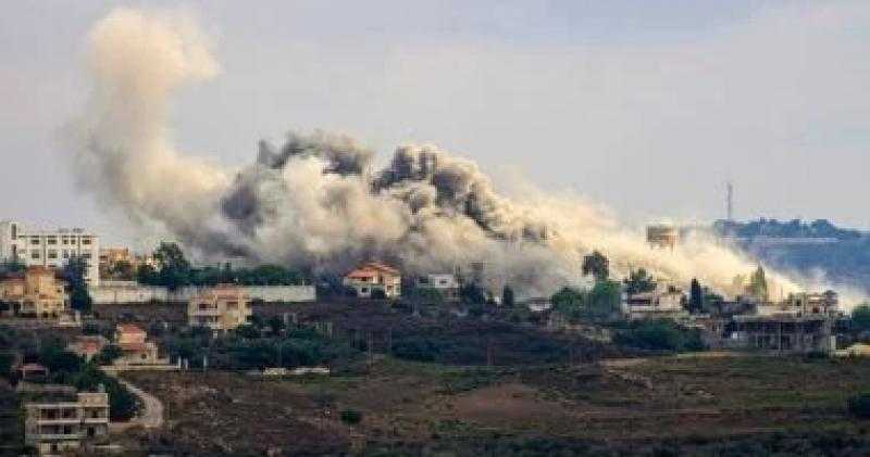 مقتل شخص وإصابة 3 آخرين في قصف إسرائيلي استهدف سيارة بوسط سوريا