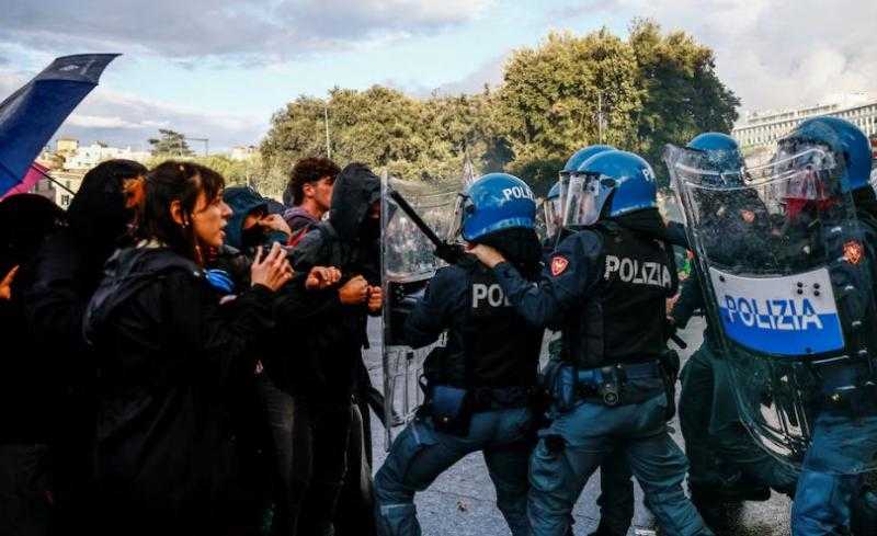 شاهد.. مظاهرات لدعم غزة فى روما تتحول إلى اشتباكات عنيفة