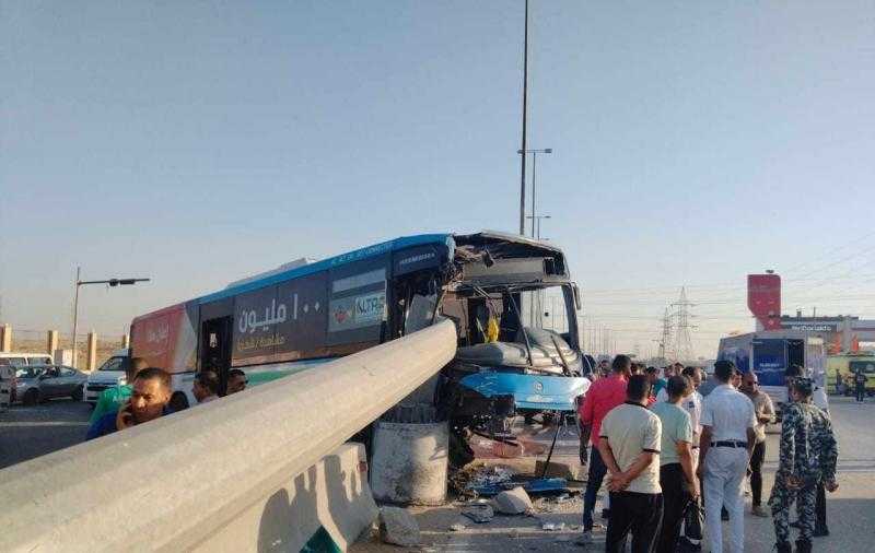 مصرع شخصين وإصابة 12 آخرين فى حادث تصادم سيارتين نقل مع أتوبيس بمدخل مدينة العبور