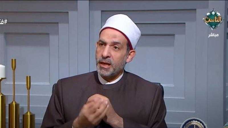 هل يجوز الحصول على حقي بالرشوة.. أمين الفتوى يجيب