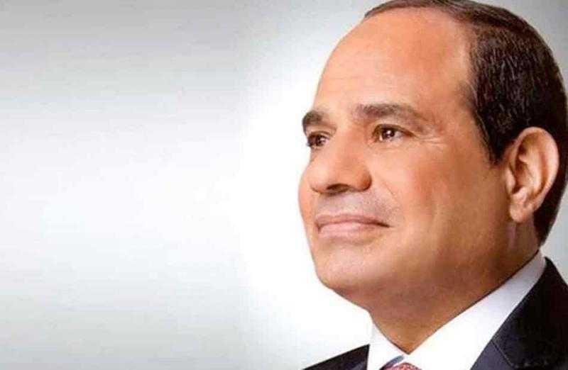 الرئيس السيسي يصل أسمرة ونظيره الإريتري على رأس مستقبليه