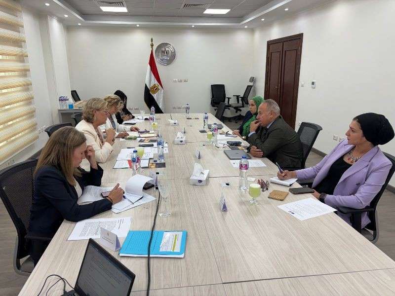 خط أحمر