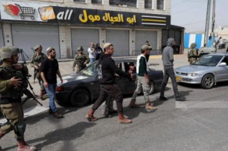خط أحمر