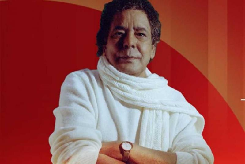 محمد منير يكشف عن تطورات حالته الصحية وعدد الكلاب بمنزله