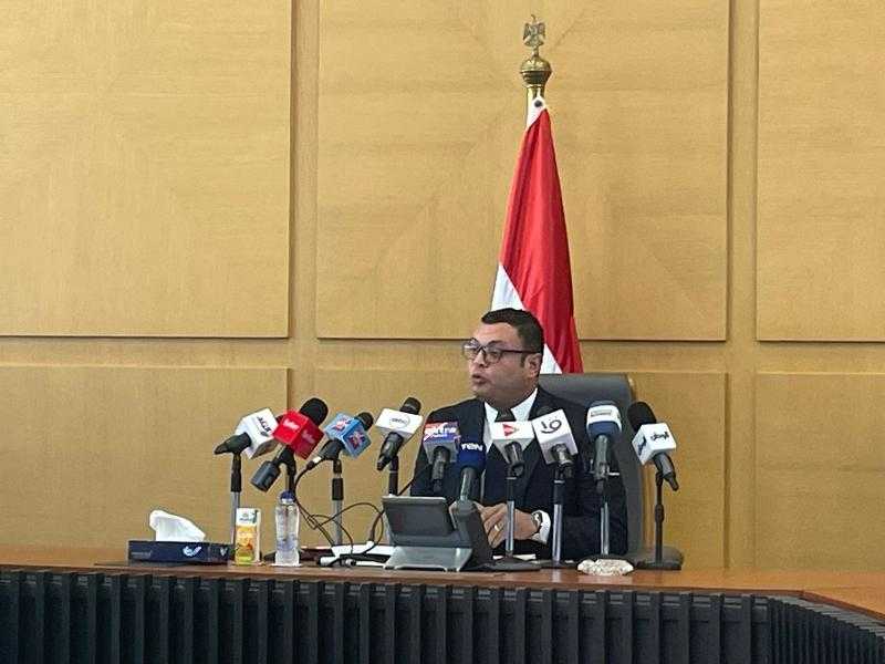 وزير الإسكان: المشروعات القومية لها دور فعال فى التنمية بمصر