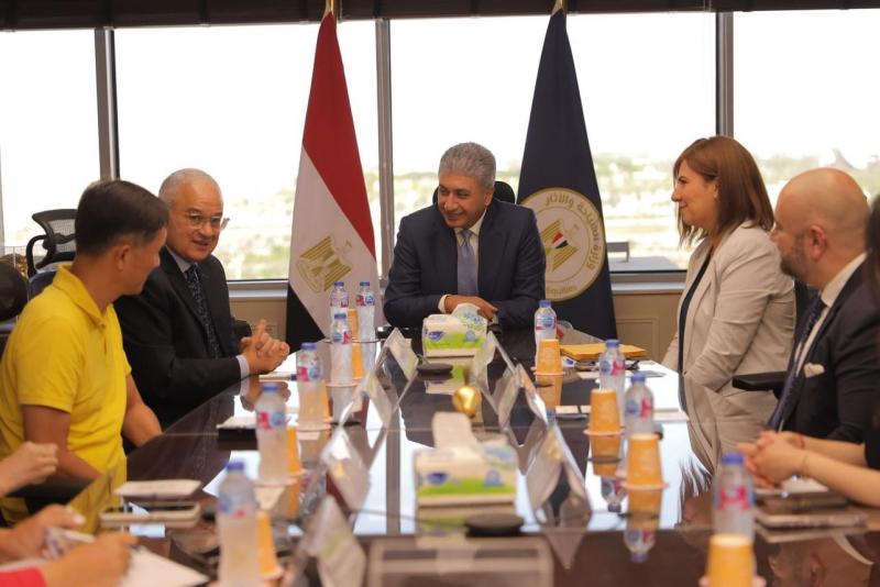 خط أحمر