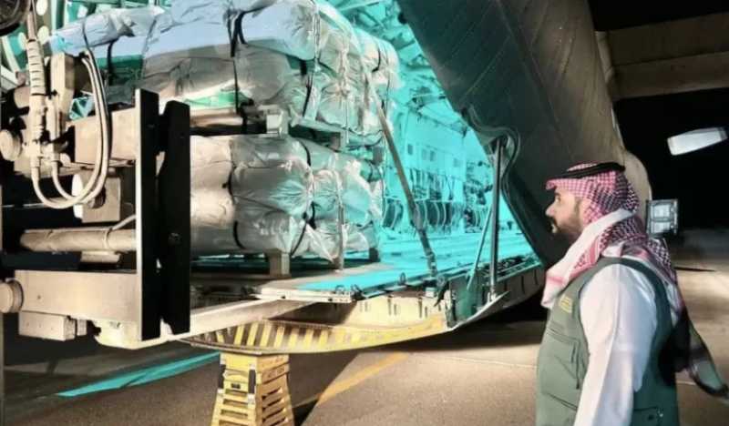 مغادرة أولى طلائع الجسر الجوي السعودي لمساندة الشعب اللبناني
