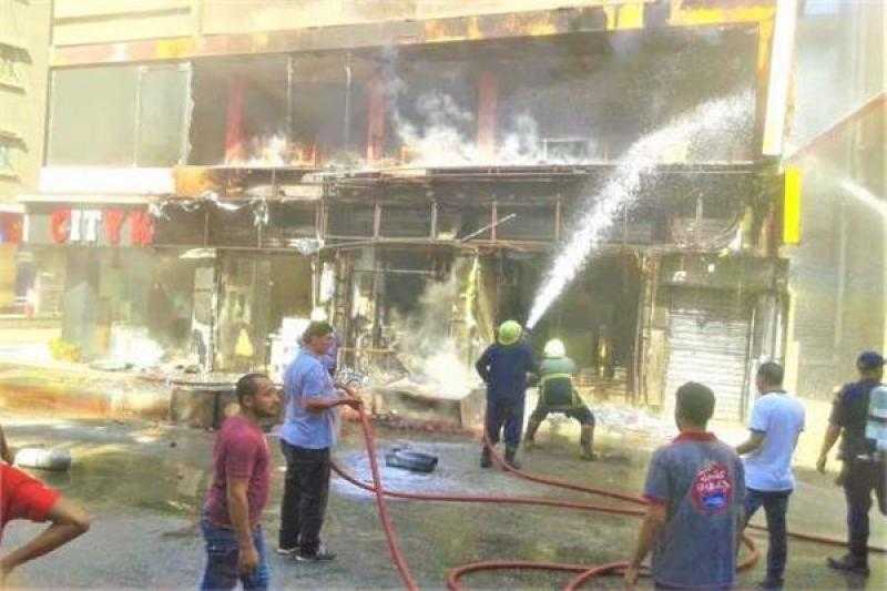 دون إصابات.. السيطرة على حريق داخل مطعم بالدقي