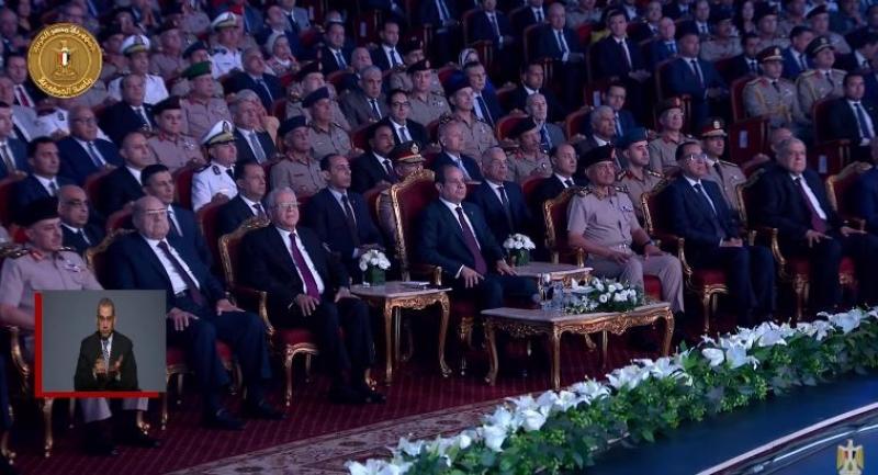 بعنوان ”الحلم”.. الرئيس السيسي يستمع لصوت الفنان حمادة هلال خلال الندوة التثقيفية الـ40 للقوات المسلحة