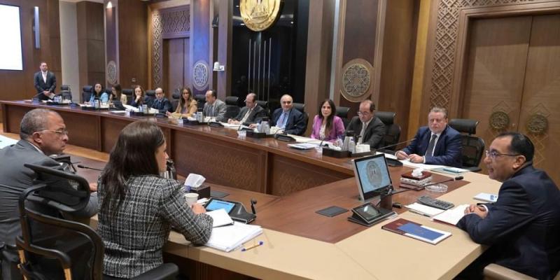 رئيس الوزراء يترأس اجتماع المجلس التنسيقي للسياسات المالية والنقدية.. الإعلان عن أخبار تتعلق بطرح عدد من المطارات والبنوك الفترة المقبلة