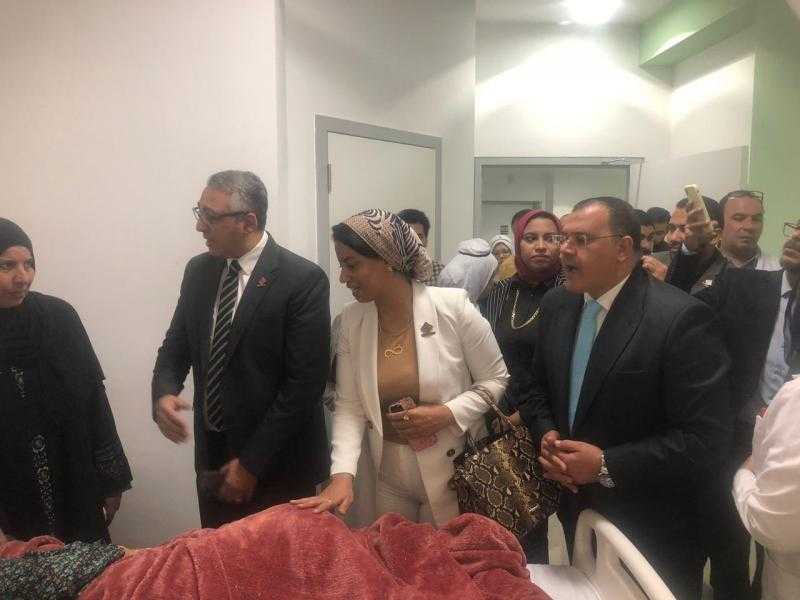 وفد تنسيقية شباب الأحزاب والسياسيين يزور مصابين حادث طلاب جامعة الجلالة