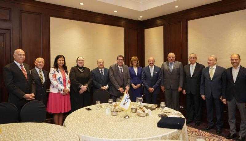 بنك التنمية الصناعية يكرم مجلس الإدارة السابق تقديراً لجهودهم وإسهاماتهم «صور»